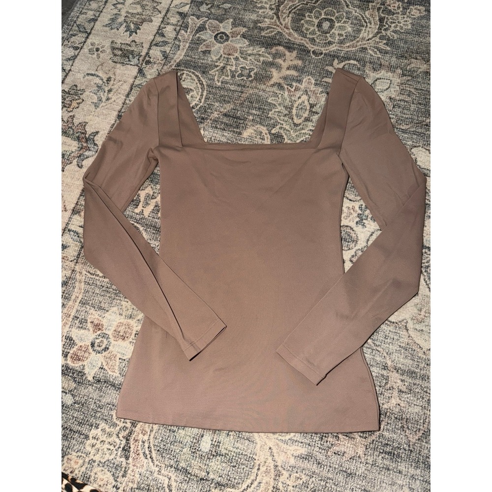 Aritzia Babaton Contour Tan Square Neck Long Sleeve